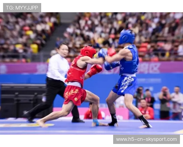 武术散打队重点强化中距离技术，运动员表现积极